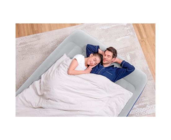 Inflatable mattress equipped with pump Bestway 152x203x46 cm