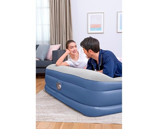 Inflatable mattress equipped with pump Bestway 152x203x46 cm