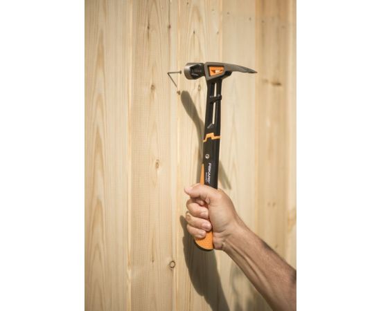 Молоток Fiskars 1020215 392 мм