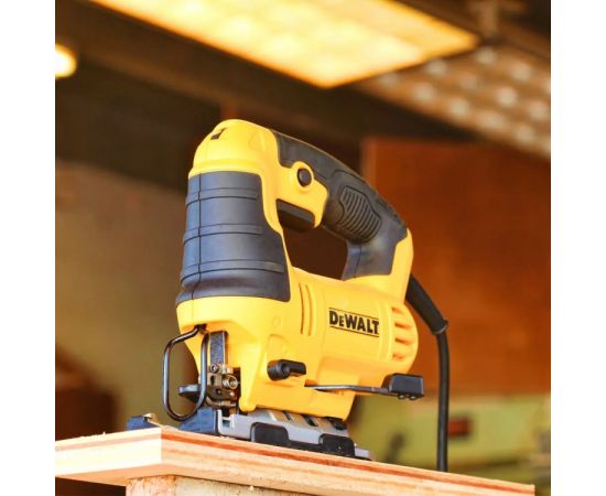 ბეწვა ხერხი DeWalt DWE249-KS 550W