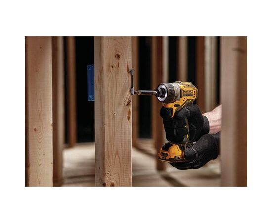 Аккумуляторный шуруповерт бесщеточный DeWalt DCF601D2-QW 12V