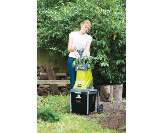 Измельчитель садовый ножевой Ryobi RSH2545B 2500W